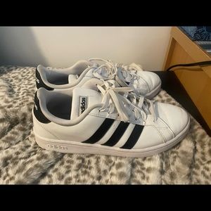 Adidas Grand Court Sneaker